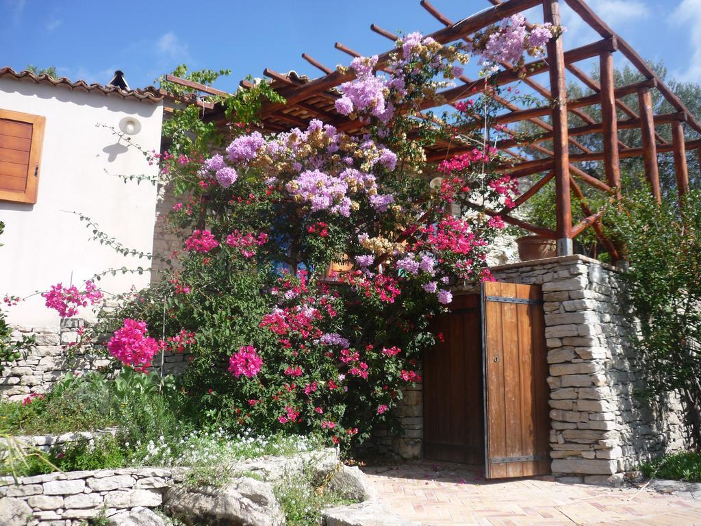 مبيت وإفطار San Pantaleone Rocca Del Vento المظهر الخارجي الصورة